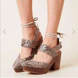 Free People Monaco Clog Shoe size 37 (6.5 US)